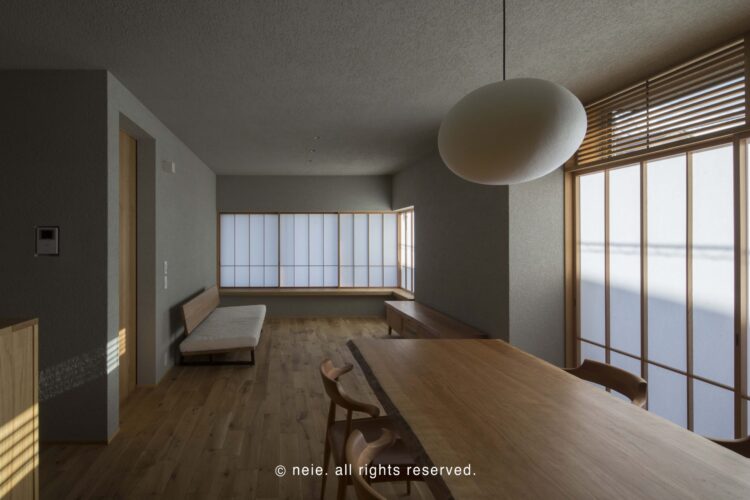 穏やかな光を迎え入れる住まい